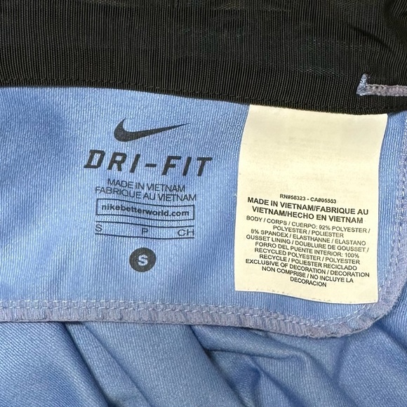 Nike women’s Dri-FIT Black and Blue Capri Leggings Size S - Picture 5 of 5